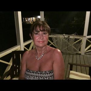 Meet your Posher, Suzanne