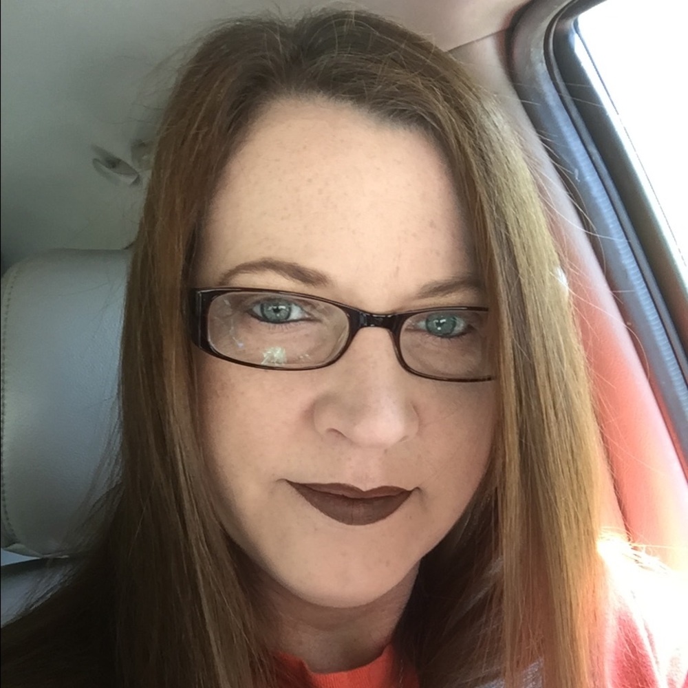 Meet your Posher, Lori