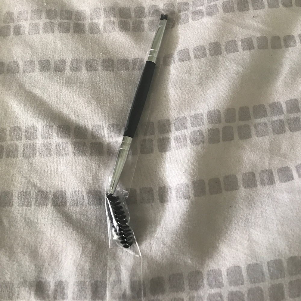 Eyeliner brush