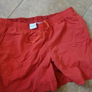 Red Columbia Baggie Shorts Size Small