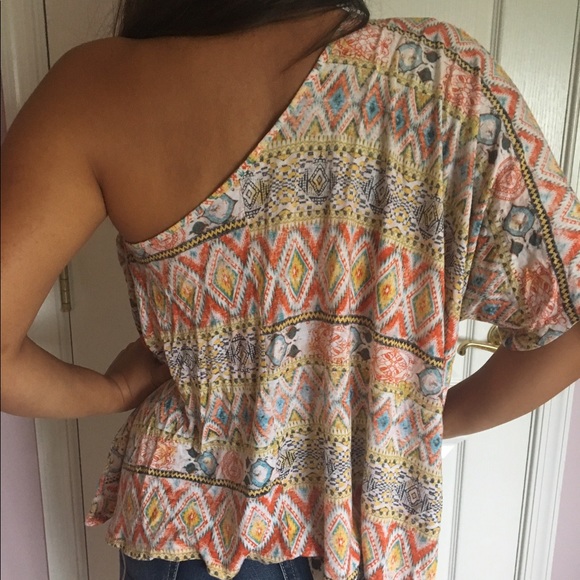 Aztec one shoulder top - Picture 2 of 2
