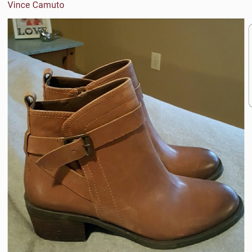 NWT Vince Camuto Brown Leather ankle boot