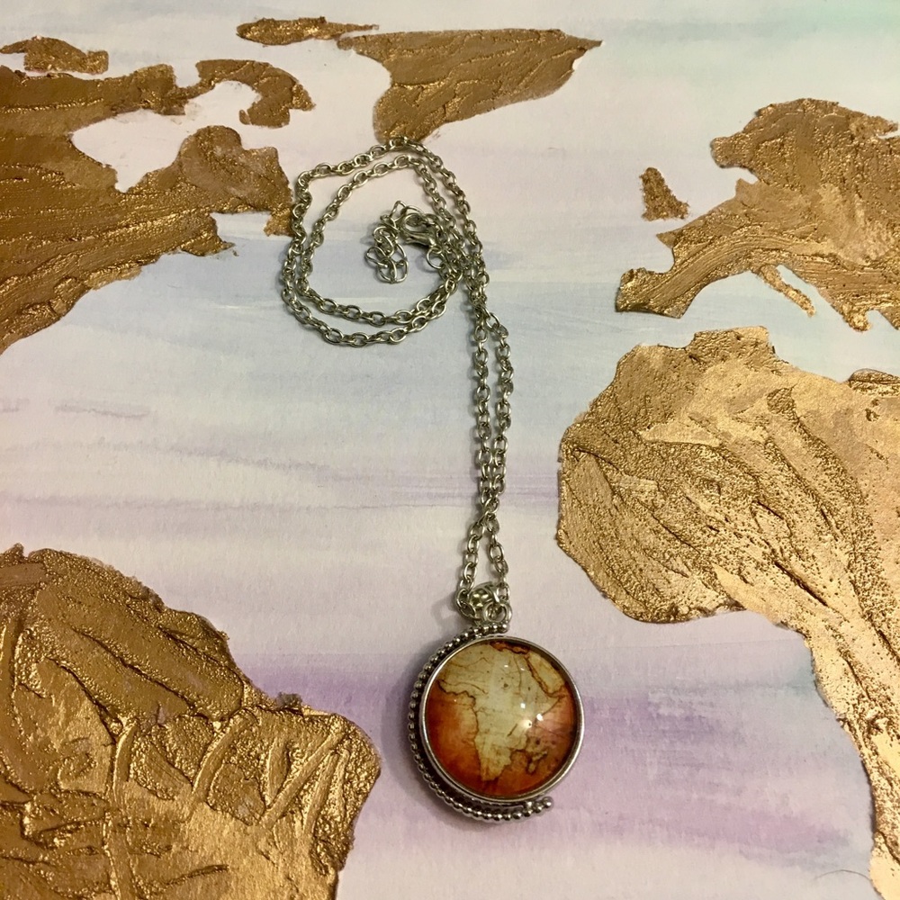 Glass World Map / Globe Spinning Necklace - Picture 4 of 4