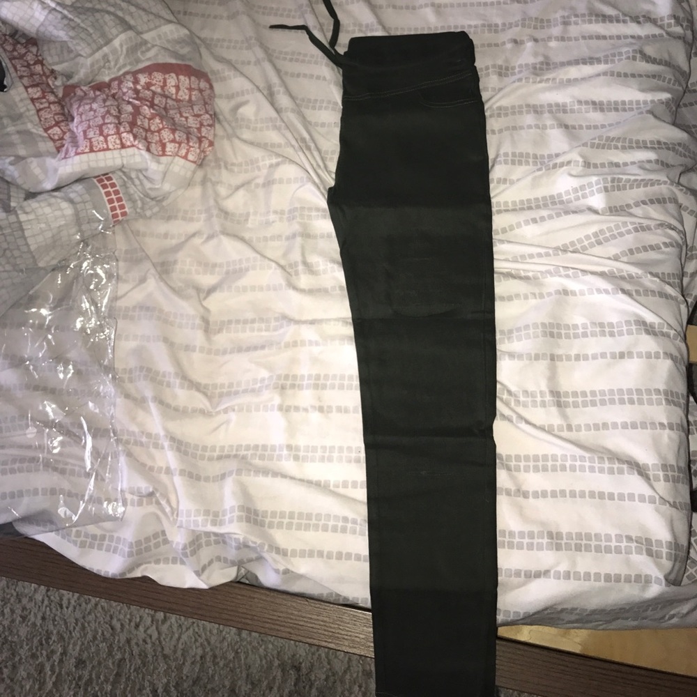 Pants - Picture 3 of 4