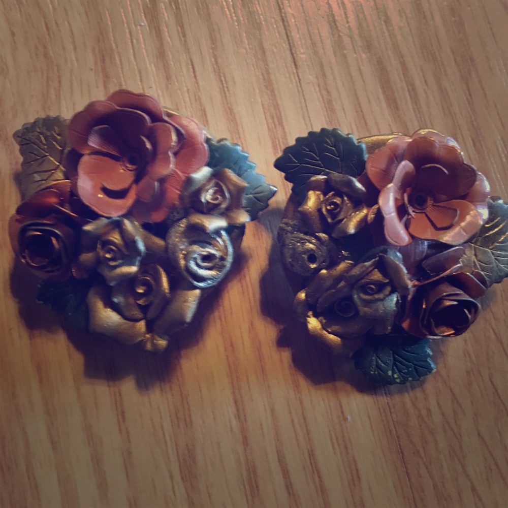 Vintage clip on earring