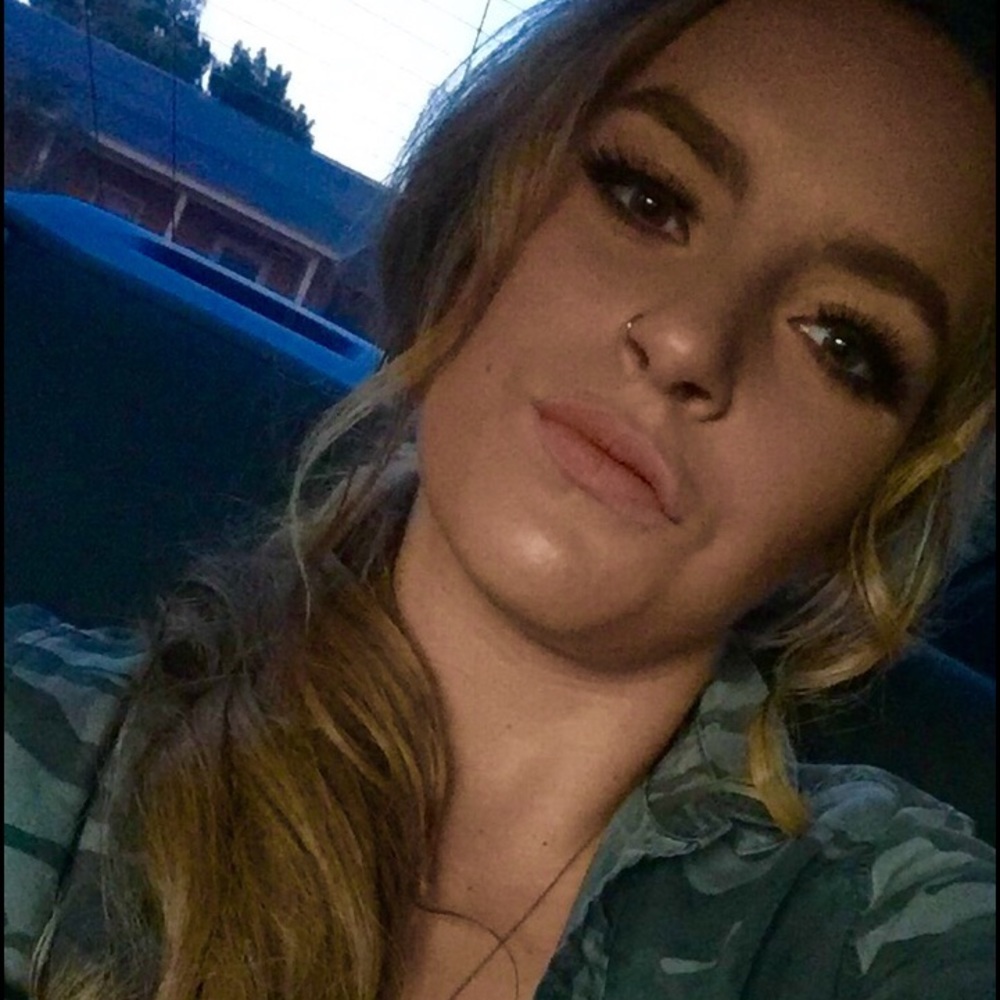 Meet your Posher, Sierra