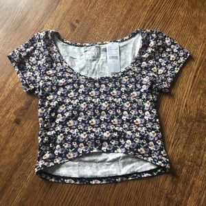Jollie/Pacsun Cropped Tee