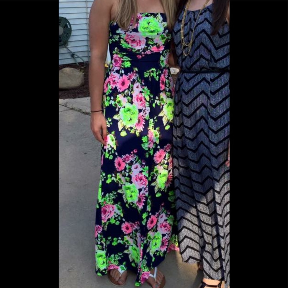 Pink Lily Boutique Strapless Maxi. Navy floral