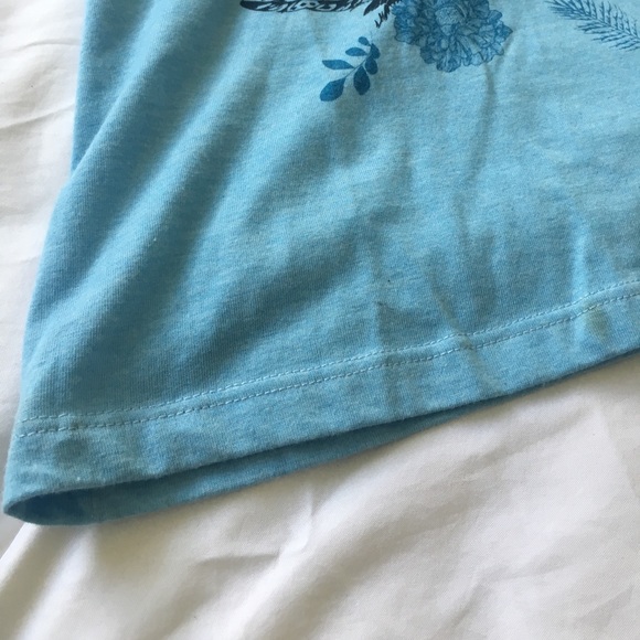 Free Spirit V-neck top💎 - Picture 4 of 5