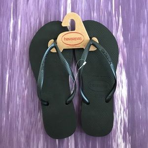 Havaianas Black Flip Flops size 7