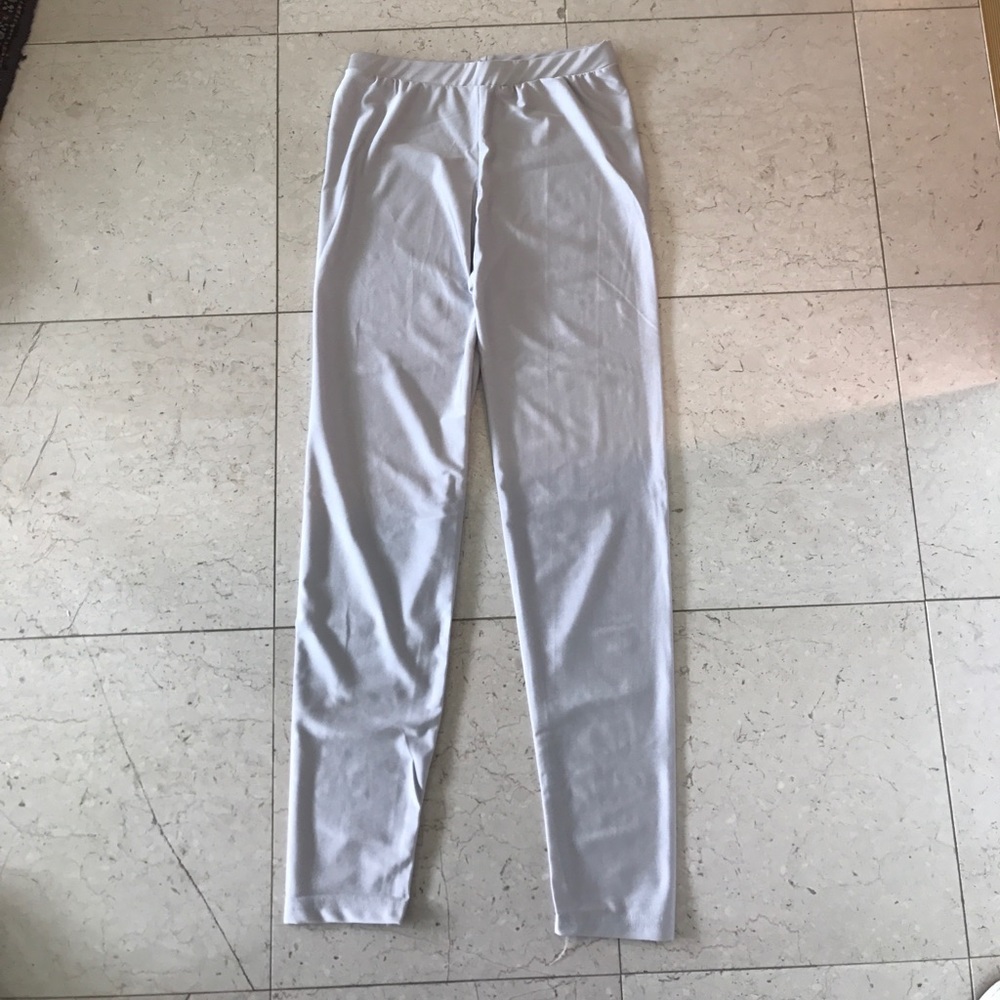 Neon light gray leggings