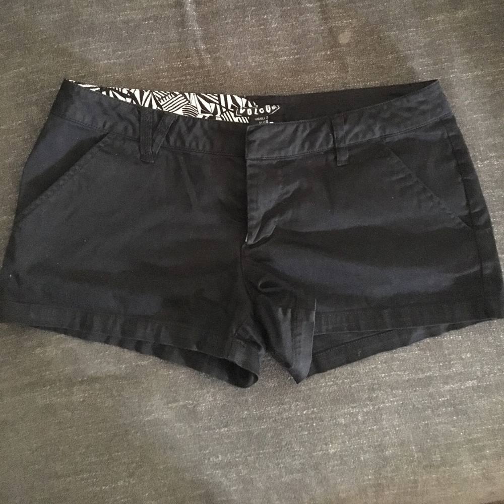 Volcom short shorts size 7 juniors