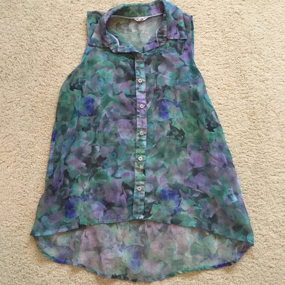 Sleeveless Floral Button Down Blouse