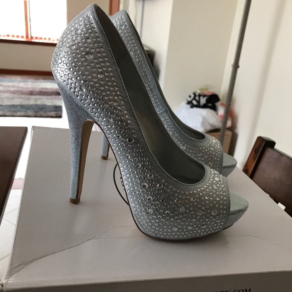 NIB Steve Madden platform heels size 7