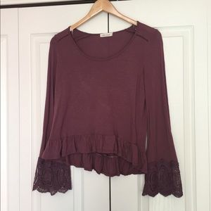 SOLD 💕💕💕 cropped Crotchet Blouse