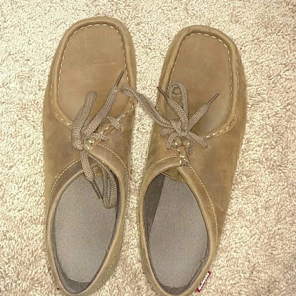 Dark Brown Leather Clarks Wallabees Size 8 (New)
