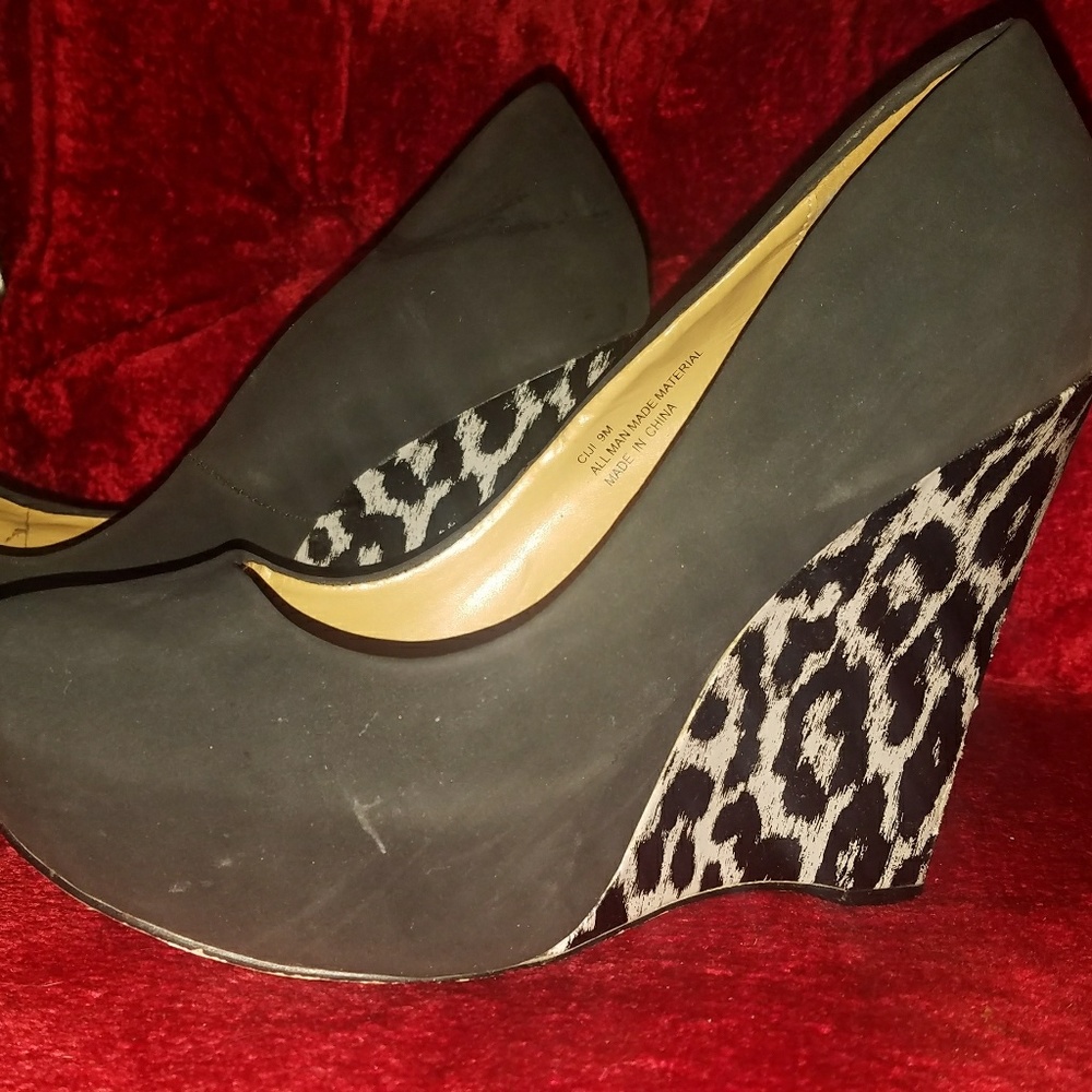 Black Leopard Print Wedges