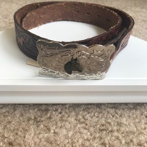 Wrangler leather horse belt with buckle