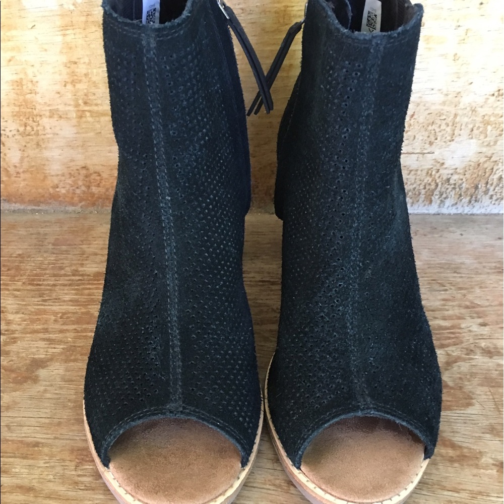 Toms Suede peep toe bootie