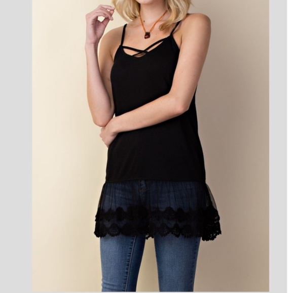 Caged lace hem tank tops - Picture 2 of 4