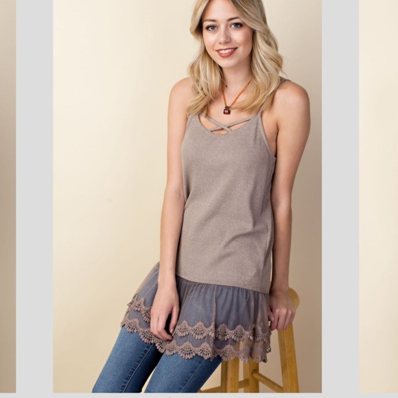 Caged lace hem tank tops - Picture 4 of 4