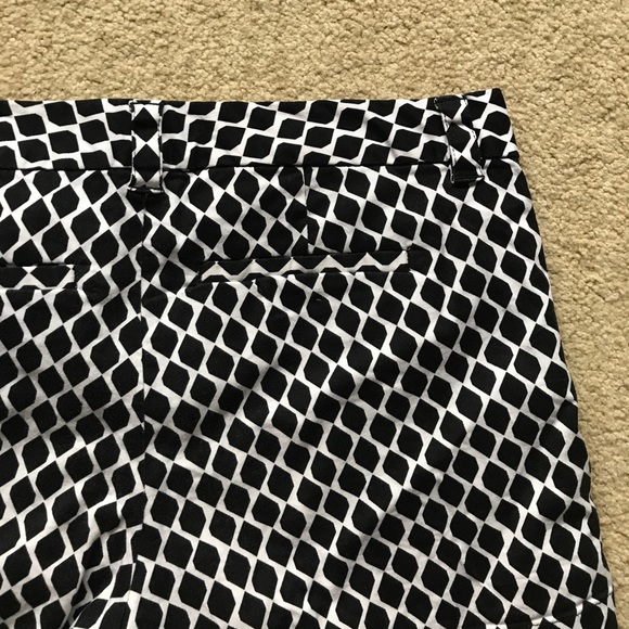 Banana Republic Patterned Shorts - Picture 2 of 4