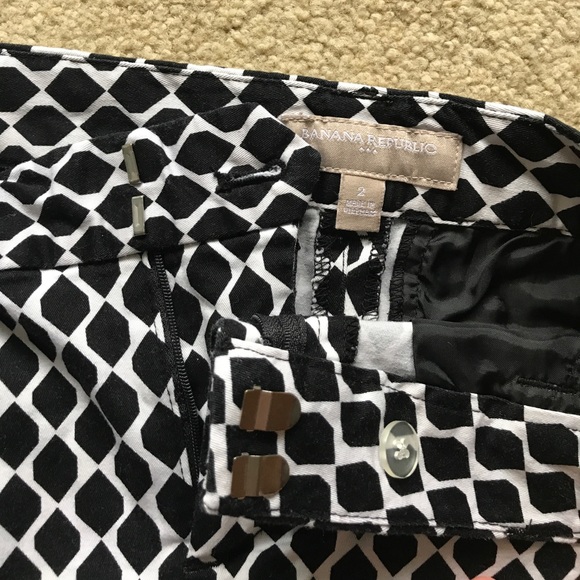 Banana Republic Patterned Shorts - Picture 3 of 4