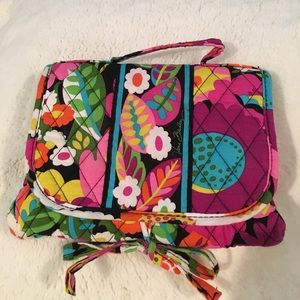 Vera Bradley Essentials Cosmetic travel carrier!