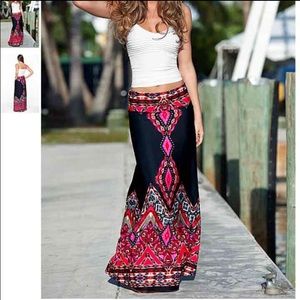 NWT Diamond print maxi skirt SZ: XS