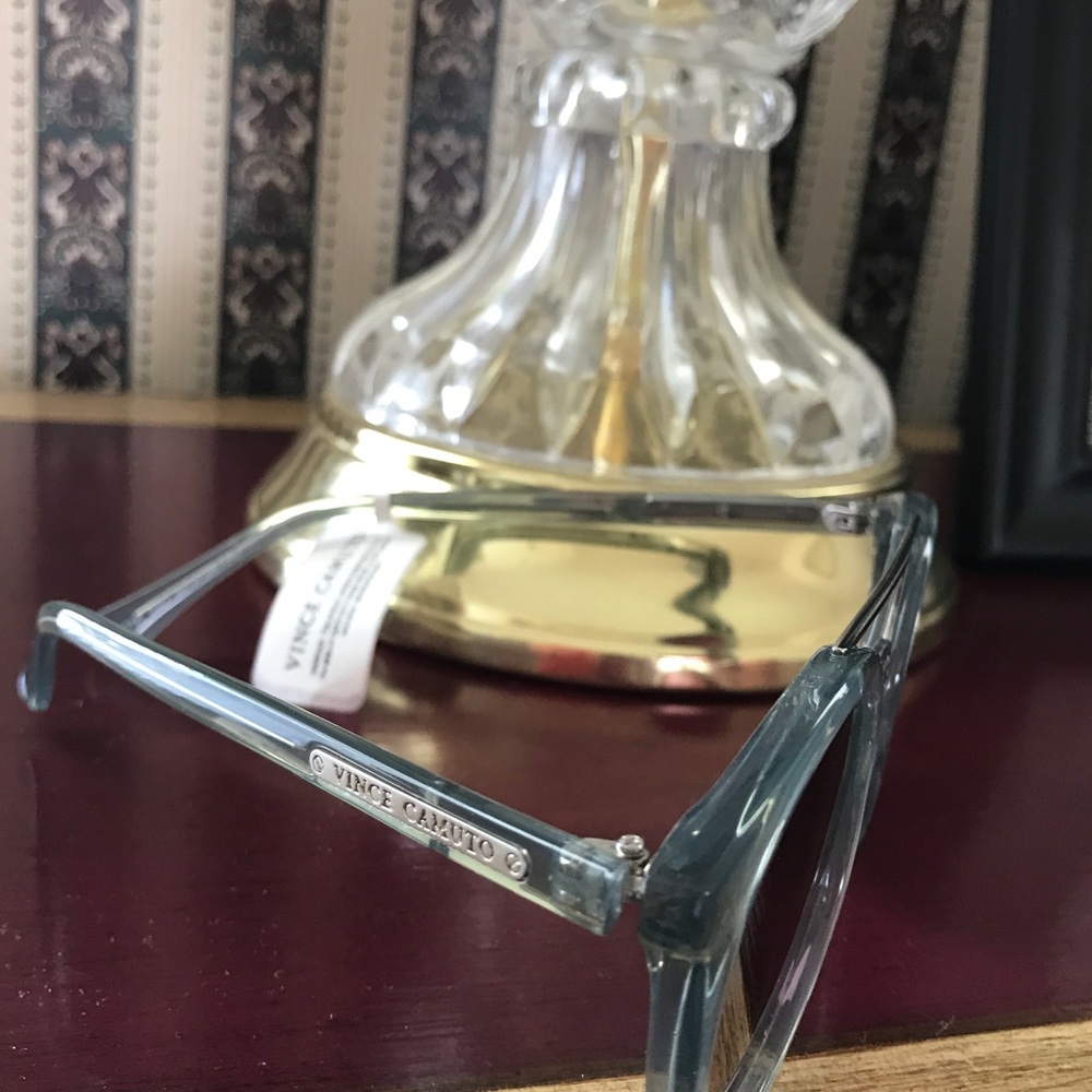 Vince Camuto sunglasses - Picture 3 of 4