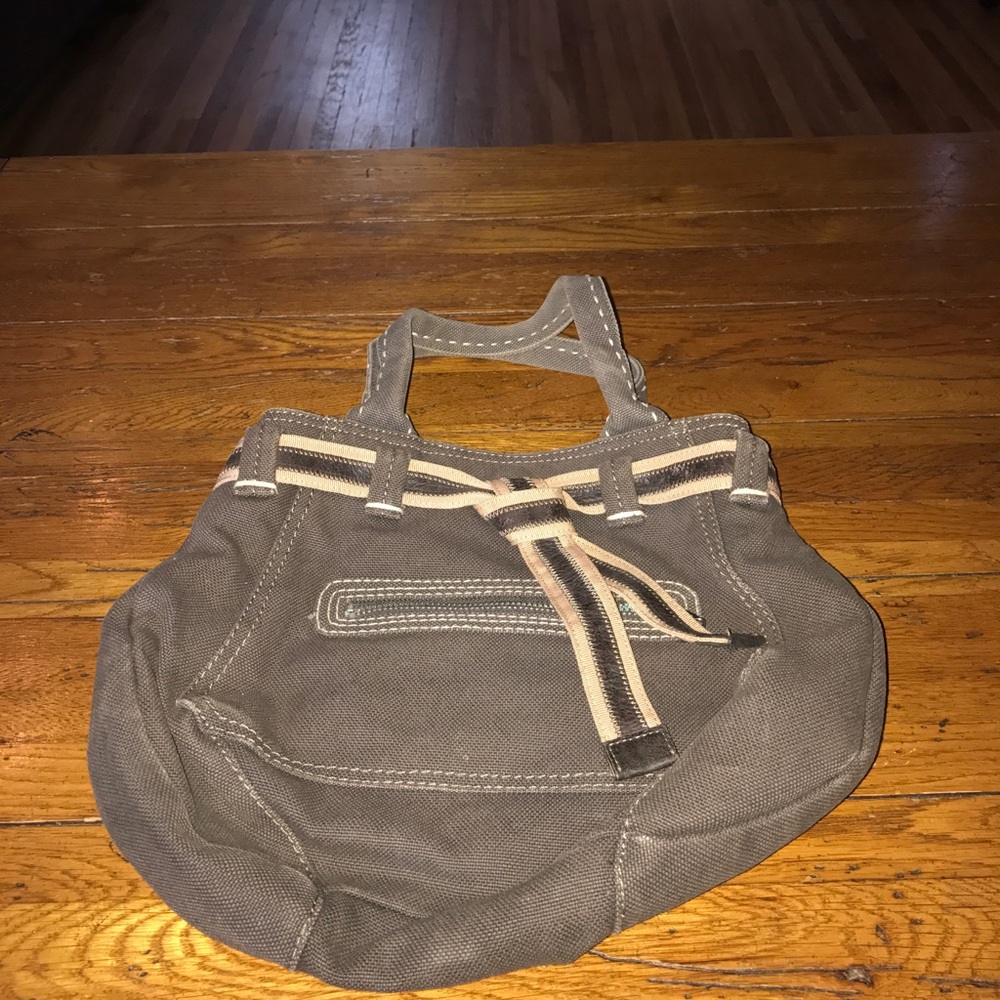 Gap bag