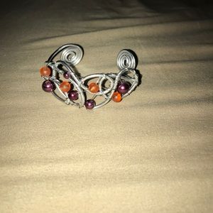 Adjustable wire bracelet