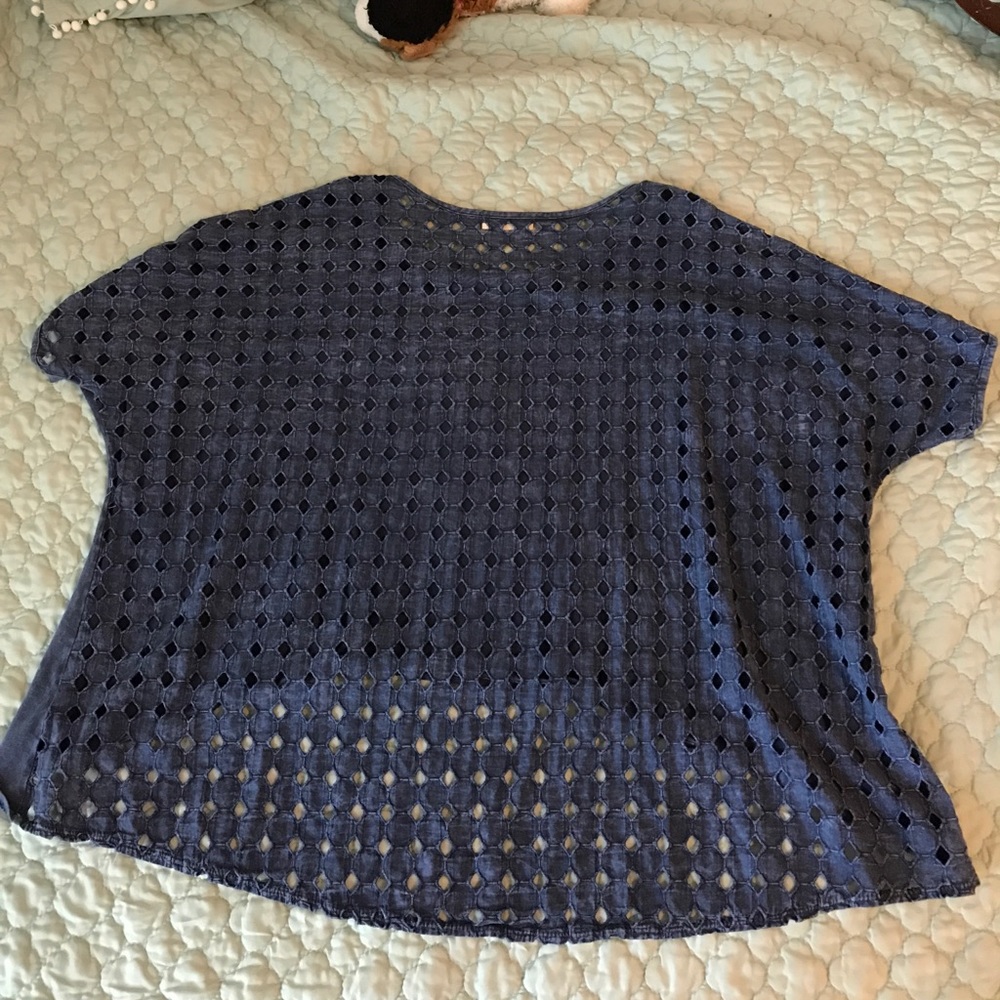 shirt - Picture 2 of 3