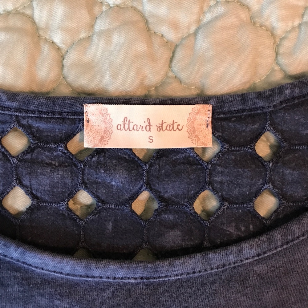 shirt - Picture 3 of 3