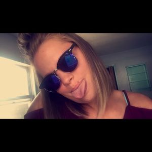 Meet your Posher, Brittany