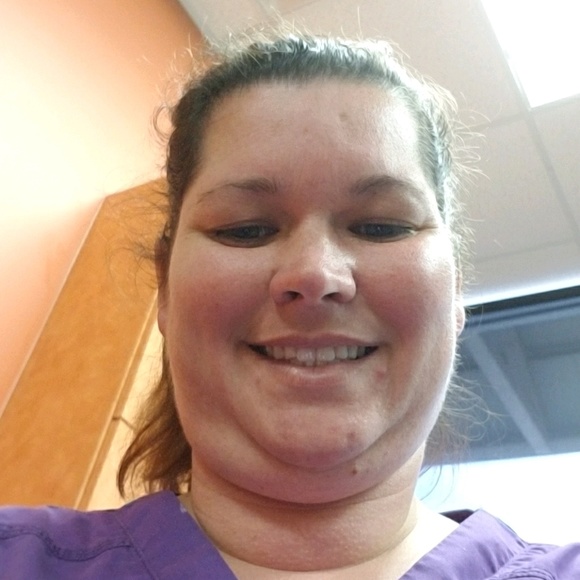 Meet your Posher, April - Picture 1 of 1