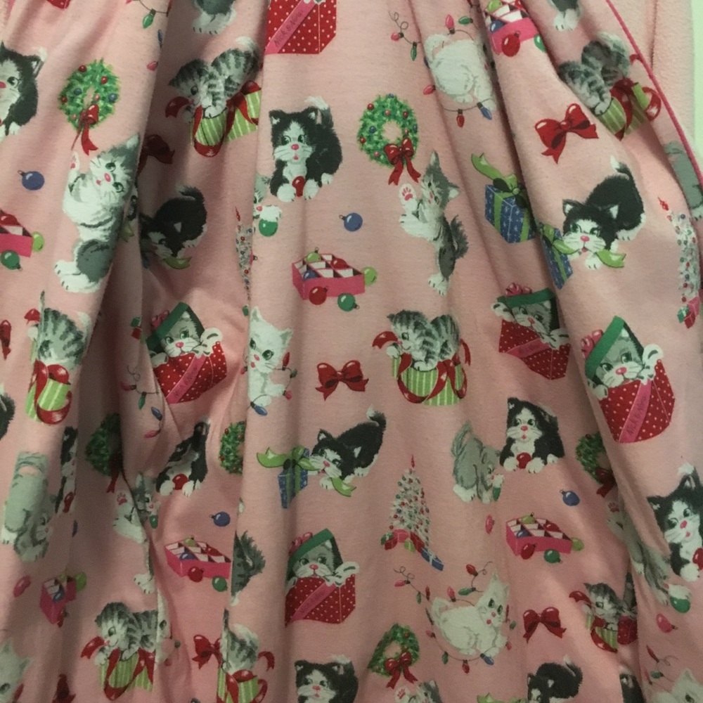 Cream/ Pink Robe - Picture 5 of 7