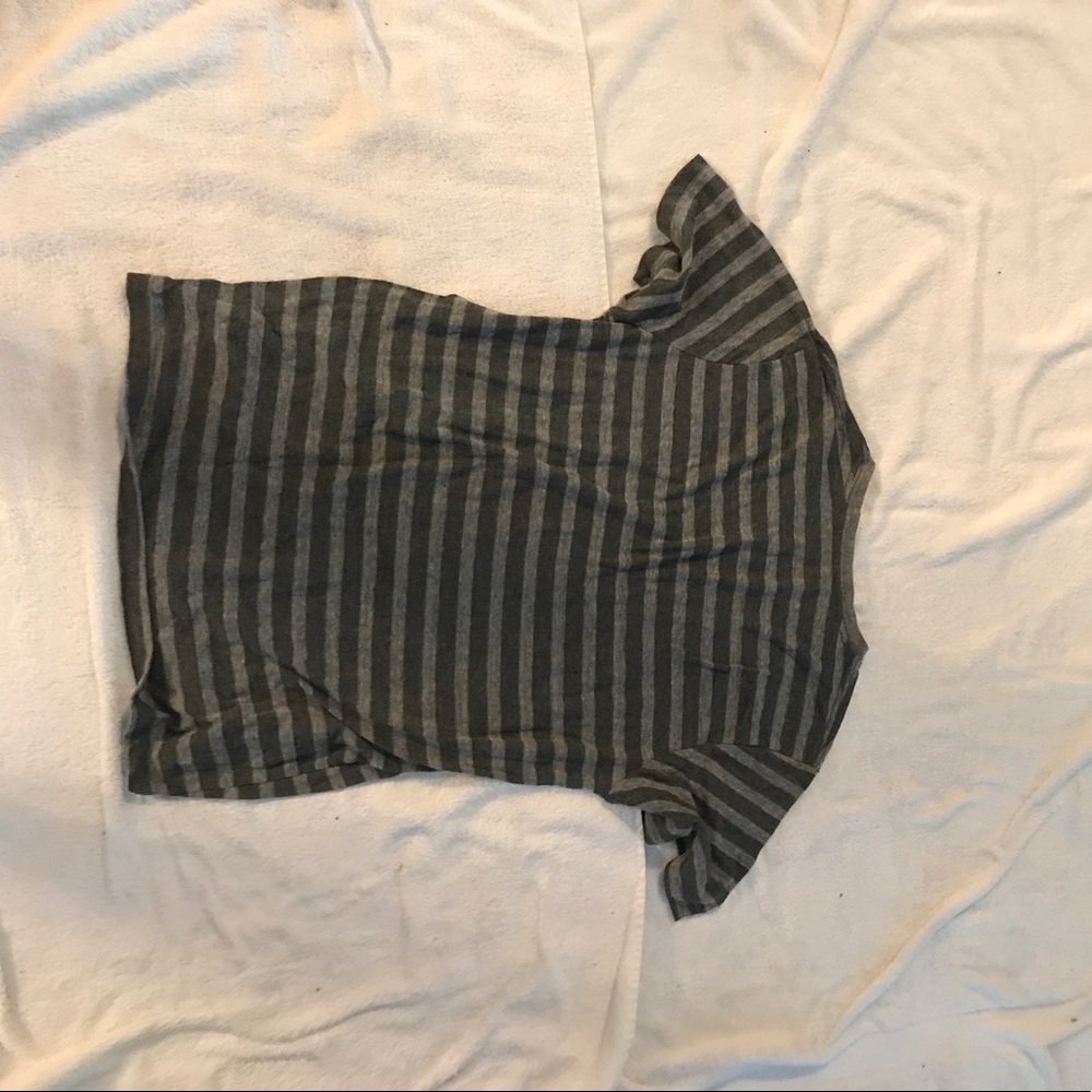 V-Neck T-shirt - Picture 3 of 3