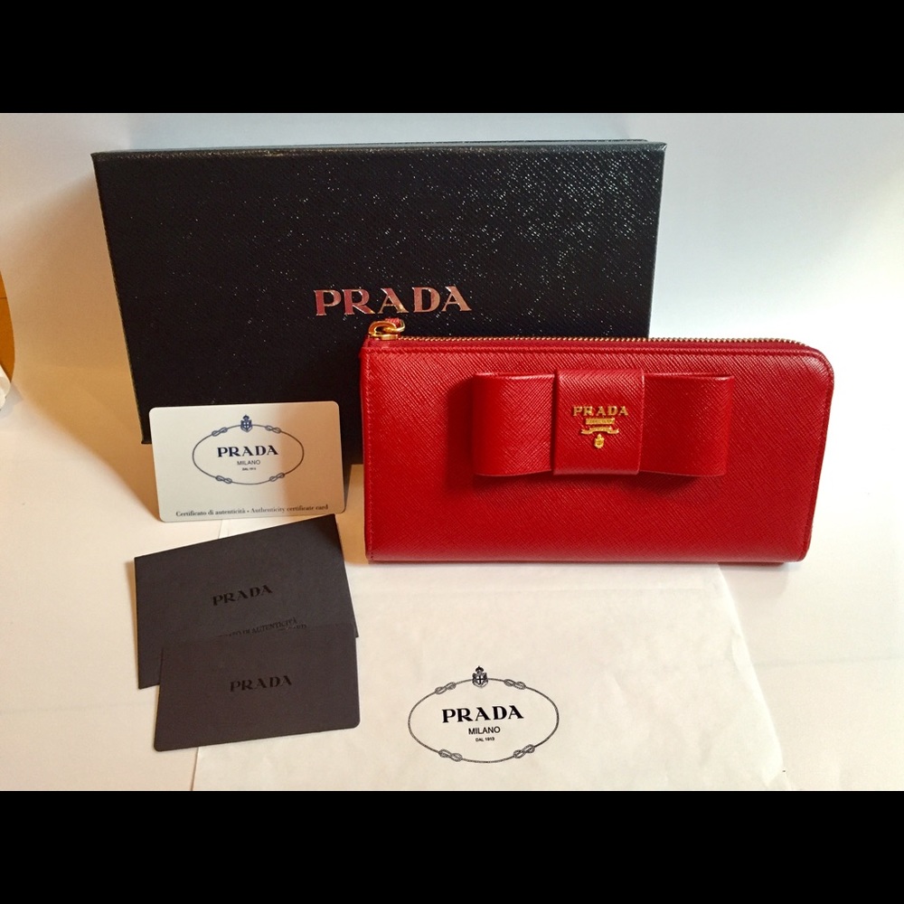 ❌SOLD❌Brand New and authentic Prada wallet - Picture 1 of 5