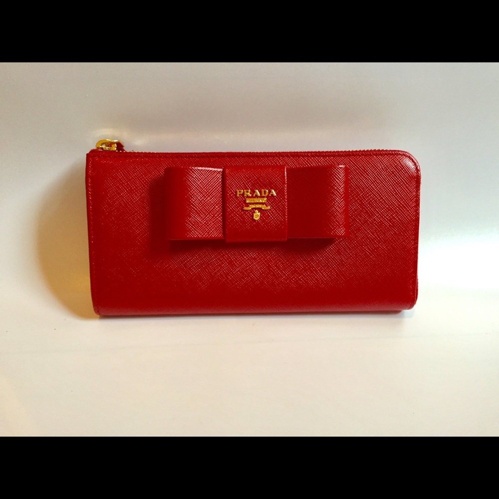 ❌SOLD❌Brand New and authentic Prada wallet - Picture 2 of 5