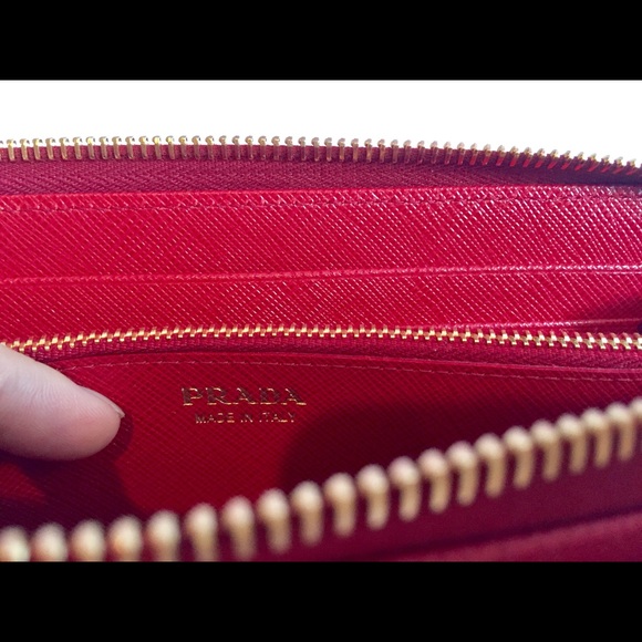 ❌SOLD❌Brand New and authentic Prada wallet - Picture 4 of 5