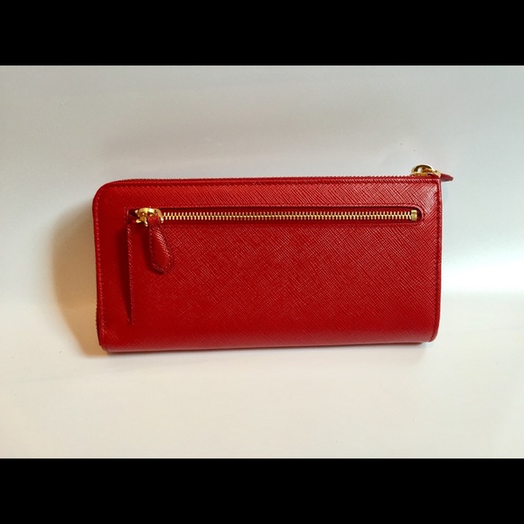 ❌SOLD❌Brand New and authentic Prada wallet - Picture 5 of 5