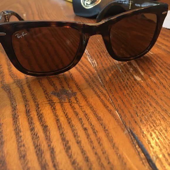 Ray-Ban Folding Wayfarer Sunglasses - Picture 2 of 7