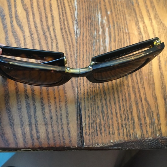 Ray-Ban Folding Wayfarer Sunglasses - Picture 6 of 7