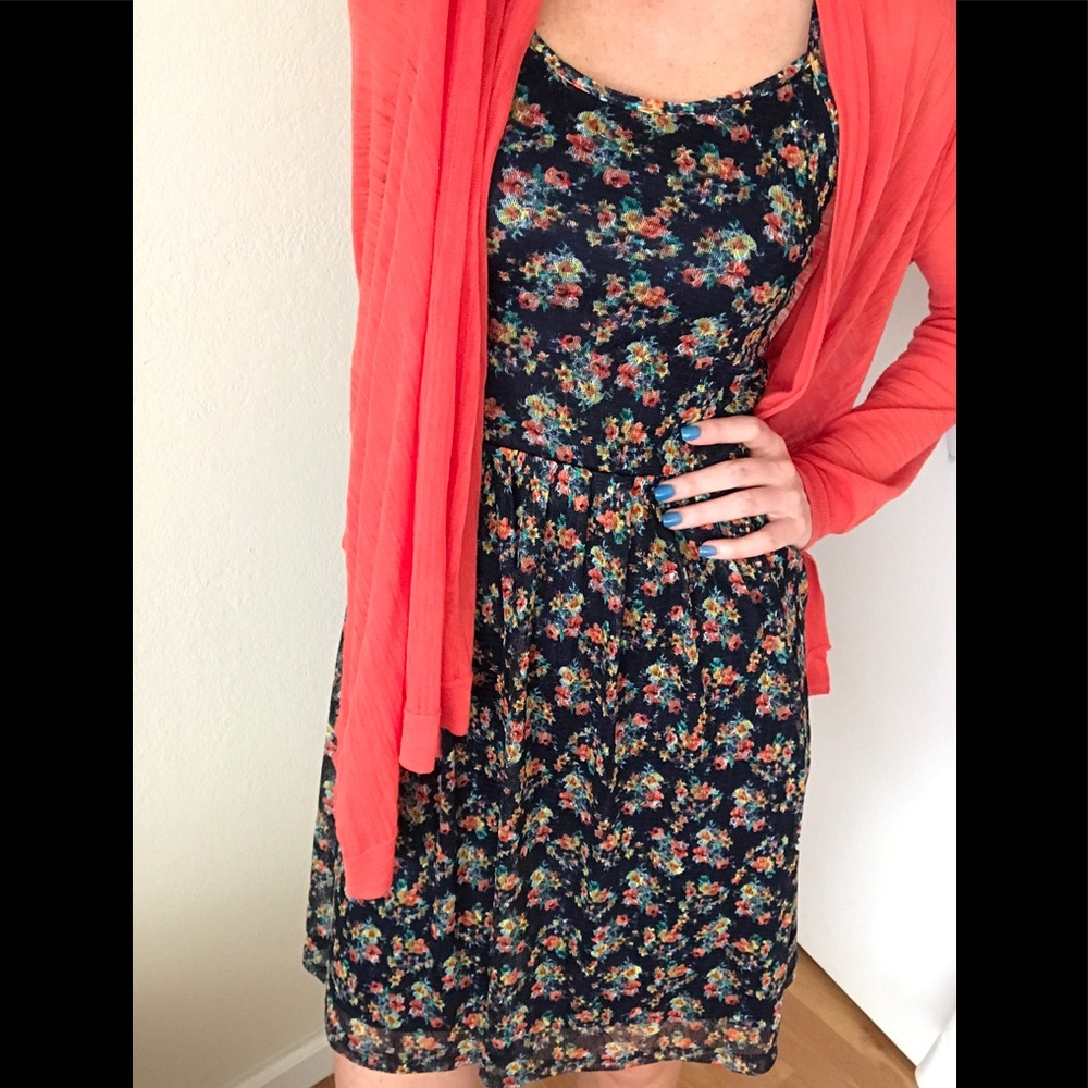 Adorable floral summer mini dress NEVER WORN!