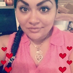 Meet your Posher, Linda