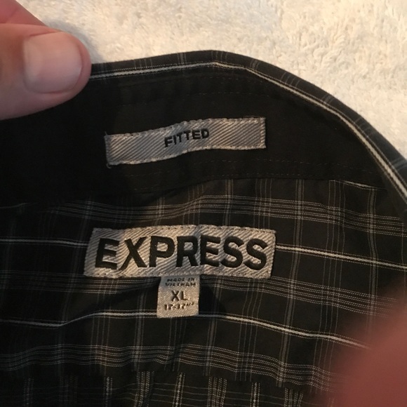 Express button down - Picture 2 of 3