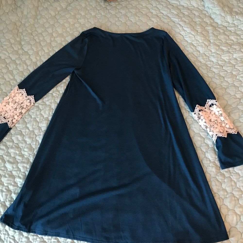 dress - Picture 2 of 3