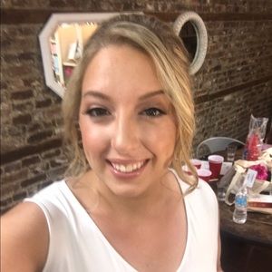 Meet your Posher, Erica