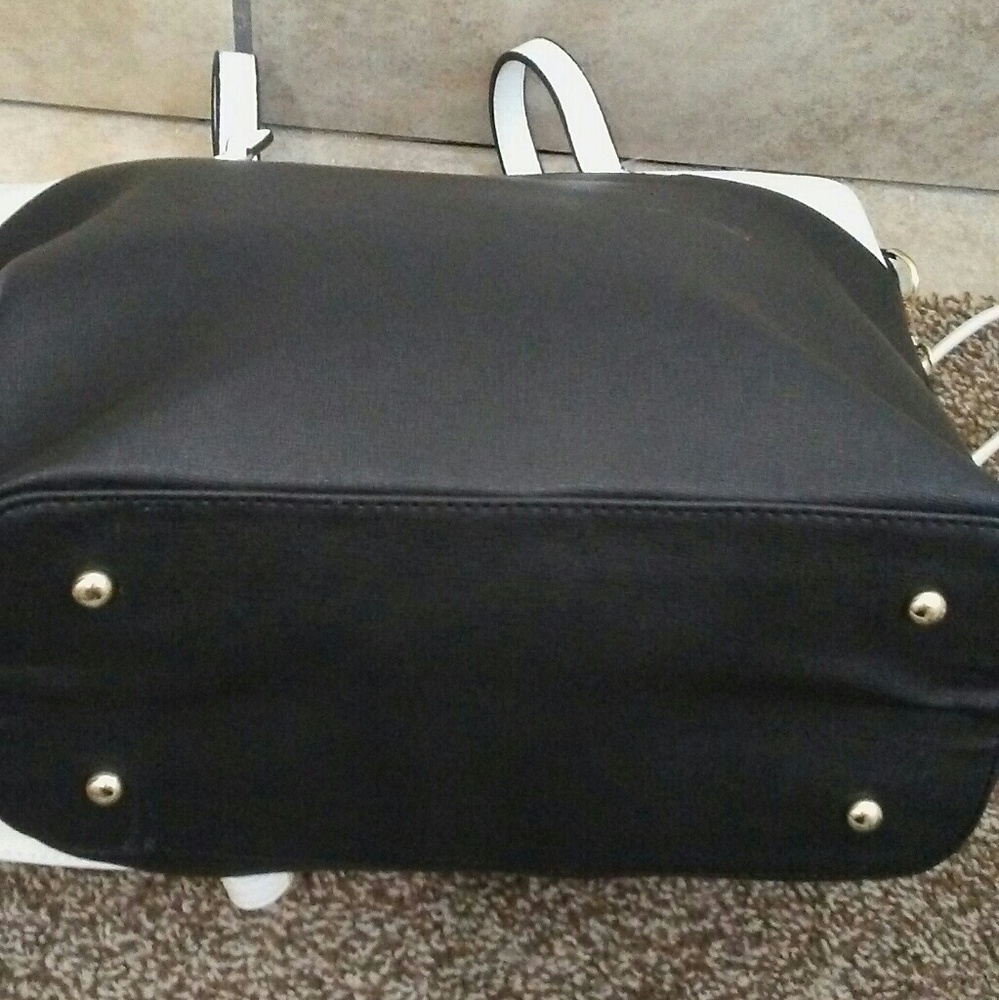 Handbag - Picture 4 of 4